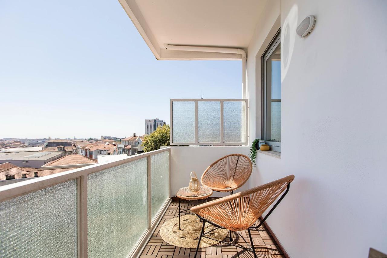 Elegant Studio W/ Ac & Balcony By Lovelystay Porto Exteriér fotografie