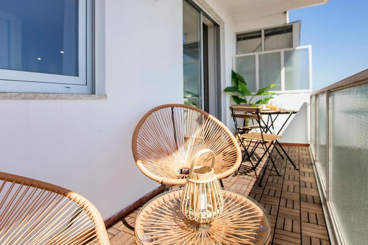 Elegant Studio W/ Ac & Balcony By Lovelystay Porto Exteriér fotografie