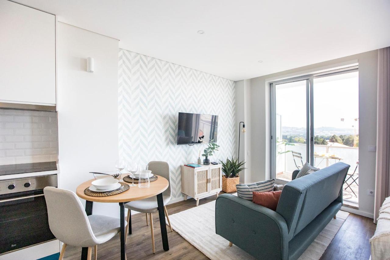 Elegant Studio W/ Ac & Balcony By Lovelystay Porto Exteriér fotografie
