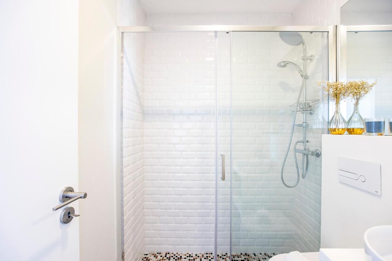 Elegant Studio W/ Ac & Balcony By Lovelystay Porto Exteriér fotografie